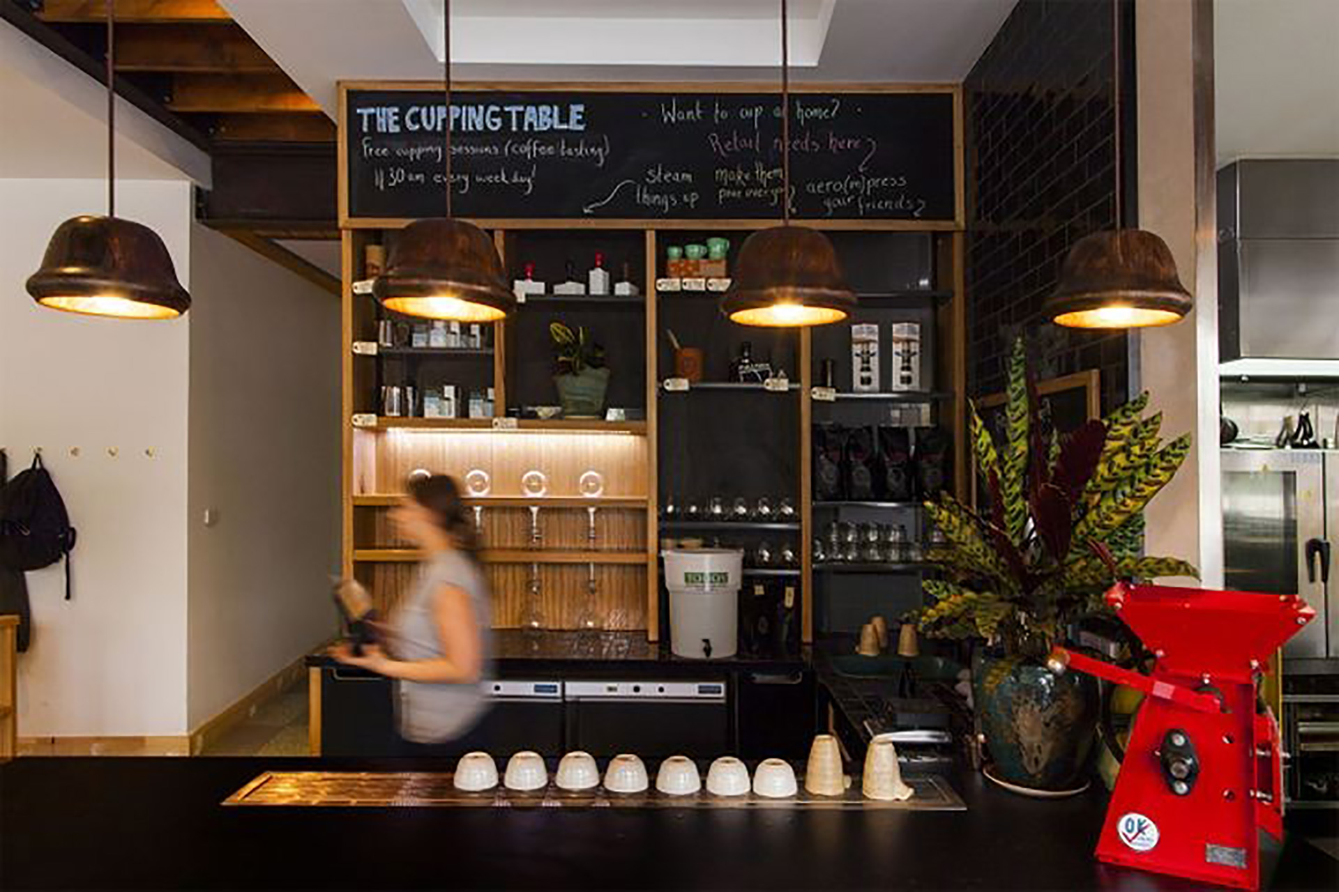 https://thecurbkaimuki.com/file/2019/10/guide-to-canberra_the-cupping-room-interior_ona-coffee-1.jpg